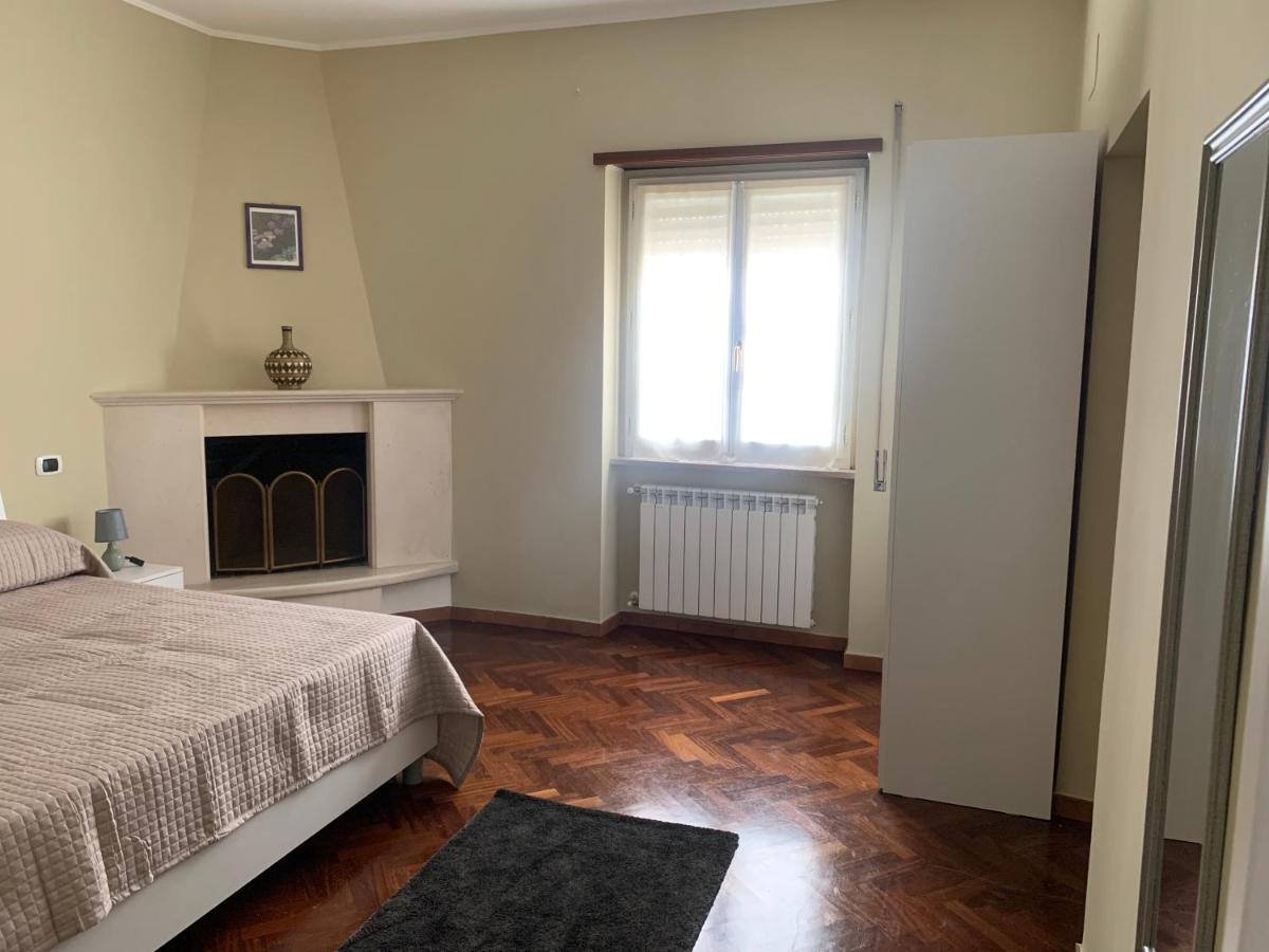 Appartement Vittoria à Celano Extérieur photo